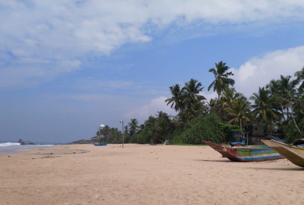 Reiseroute Sri Lanka - Boote am Ozean