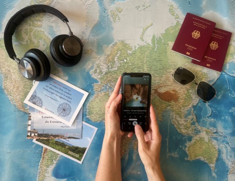 Reise-Podcasts hören mit Handy